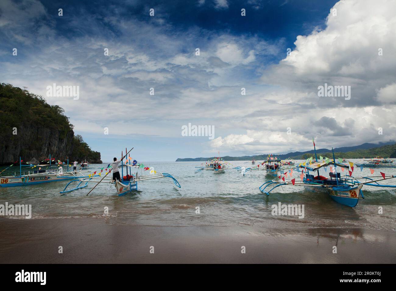 Philippinen, Palawan, Sabang, Boote in Sabang Menschen zu sese finden Sie in der U-Bahn Fluss Stockfoto