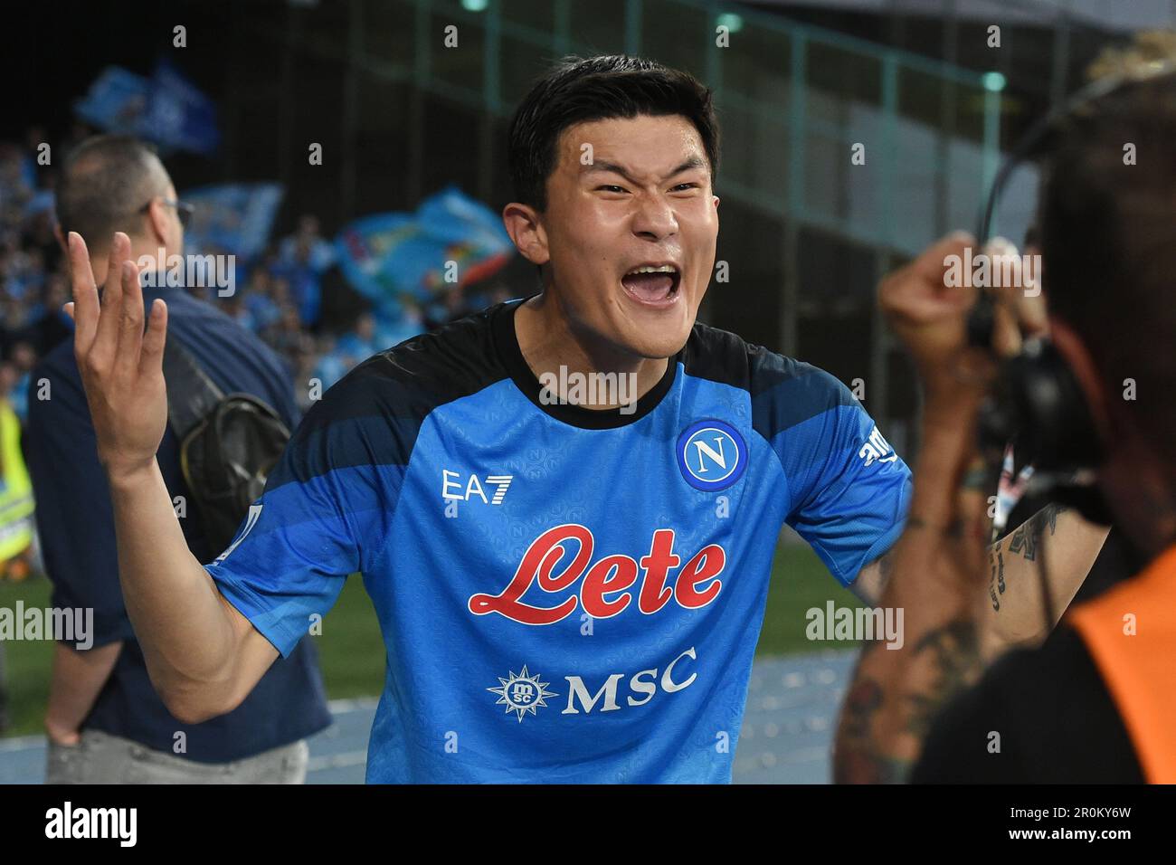 Neapel, Italien. 7. Mai 2023. Min-Jae Kim von SSC Napoli feiert am Ende der Serie Ein Spiel zwischen SSC Napoli und ACF Fiorentina im Stadio Diego Stockfoto