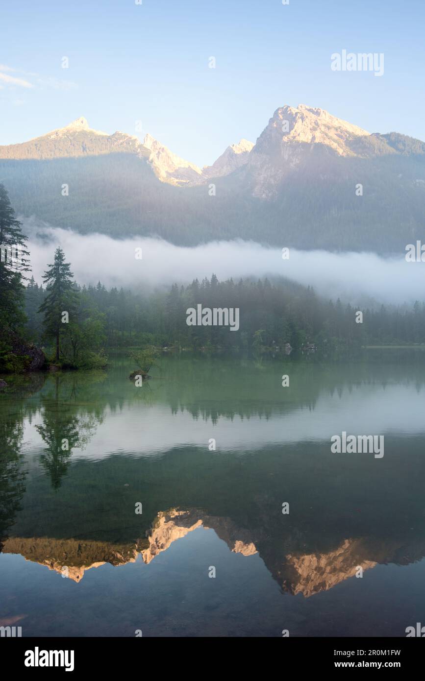 Hintersee im Morgennebel, Bayern, Deutschland, Europa Stockfoto