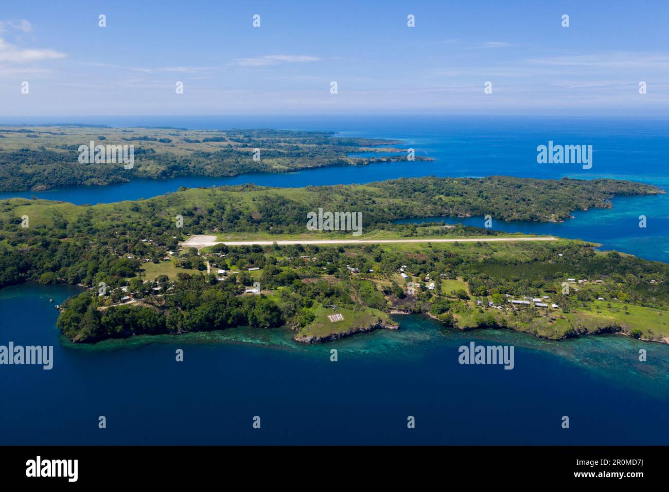 Blick auf Tufi mit Flugplatz, Cape Nelson, Oro Provinz, Papua-Neuguinea Stockfoto