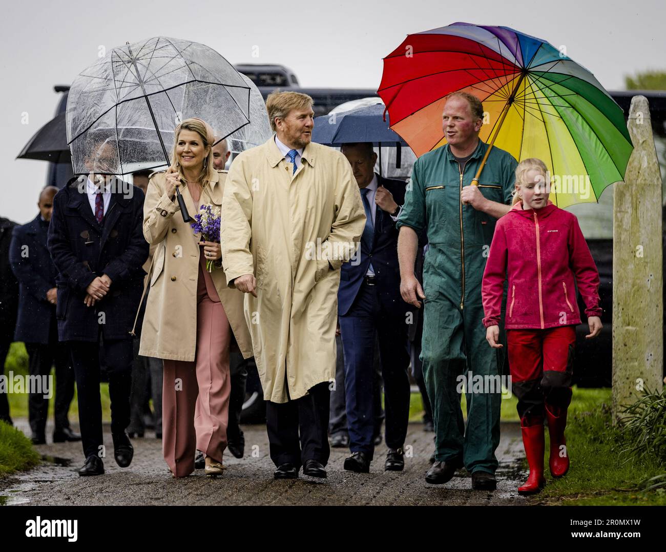 DEN BURG - König Willem-Alexander und Königin Maxima erhalten eine Führung durch die Schaffarm De Waddel. Das königliche Paar wird einen zweitägigen regionalen Besuch der Wadden Islands abstatten. ANP SEM VAN DER WAL netherlands Out - belgien Out Credit: ANP/Alamy Live News Stockfoto