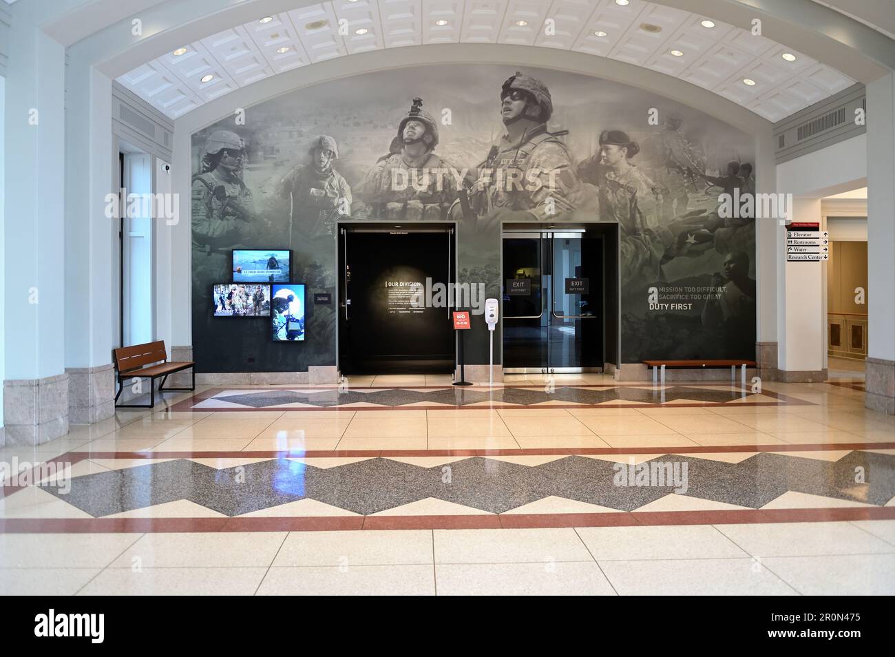 Wheaton, Illinois, USA. Das Innere des First Division Museums im Cantigny Park. Stockfoto