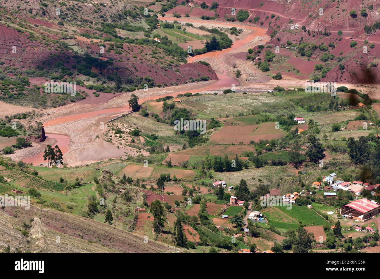 Luftaufnahme eines Bergdorfes im Hochland von Chuquisaca, Bolivien Stockfoto