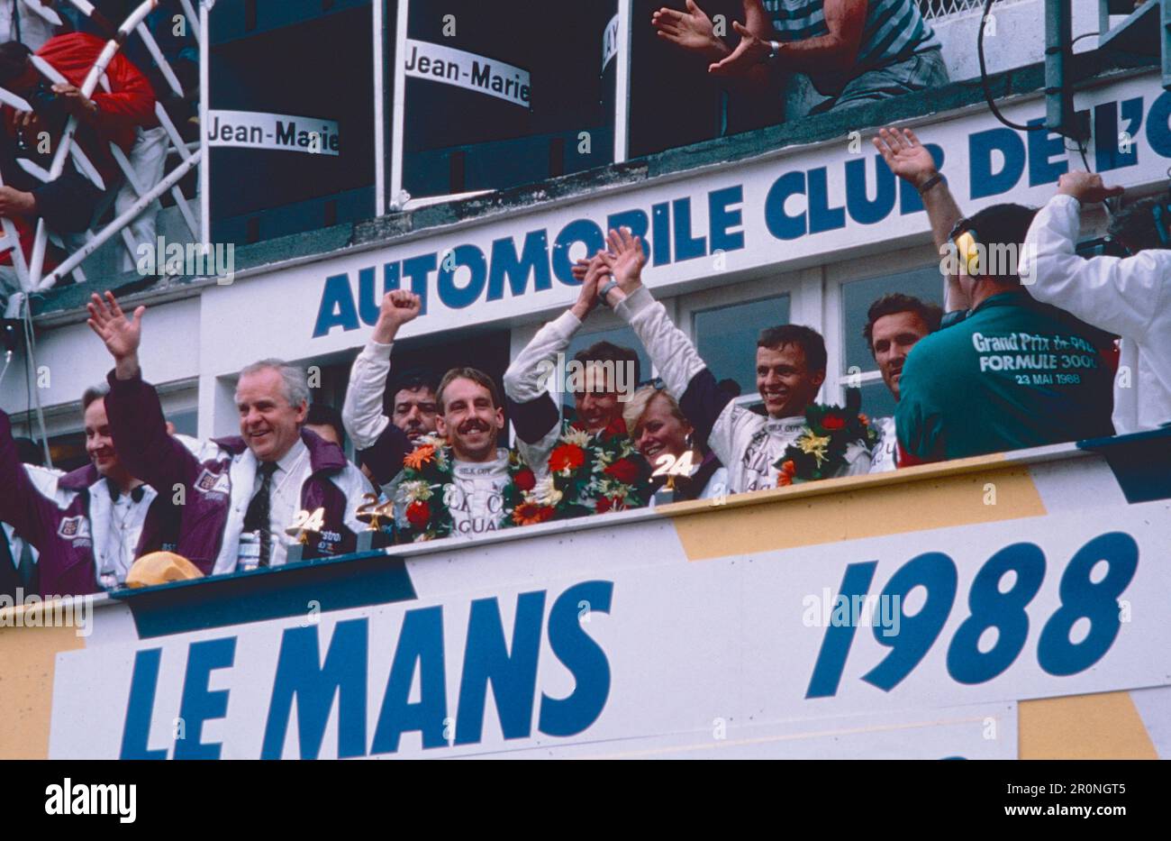 Silk Cut Jaguar Rennfahrer gewinnen Le Mans, Frankreich, 1988 Stockfoto