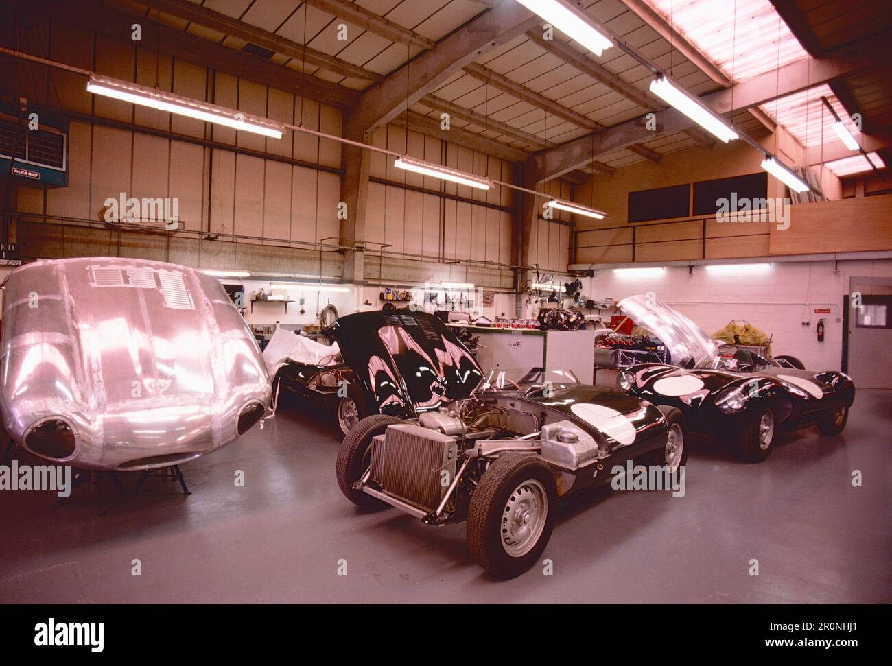 Innenansicht des Geländes der Autokunstfabrik Lynx Motor Company, UK 1980er Stockfoto