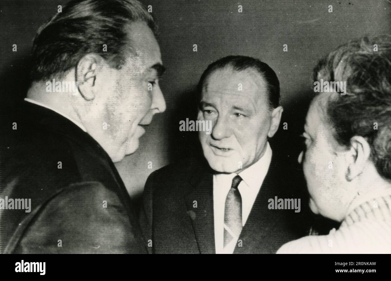 Russischer sowjetischer Führer Leonid Breschnew und westdeutscher Kanzler Konrad Adenauer, 1966 Stockfoto