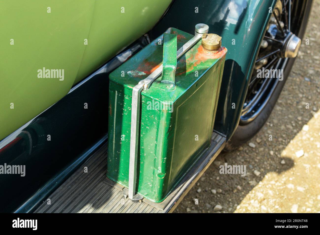 Faszinierend Benzinkanister Im Auto Bilder