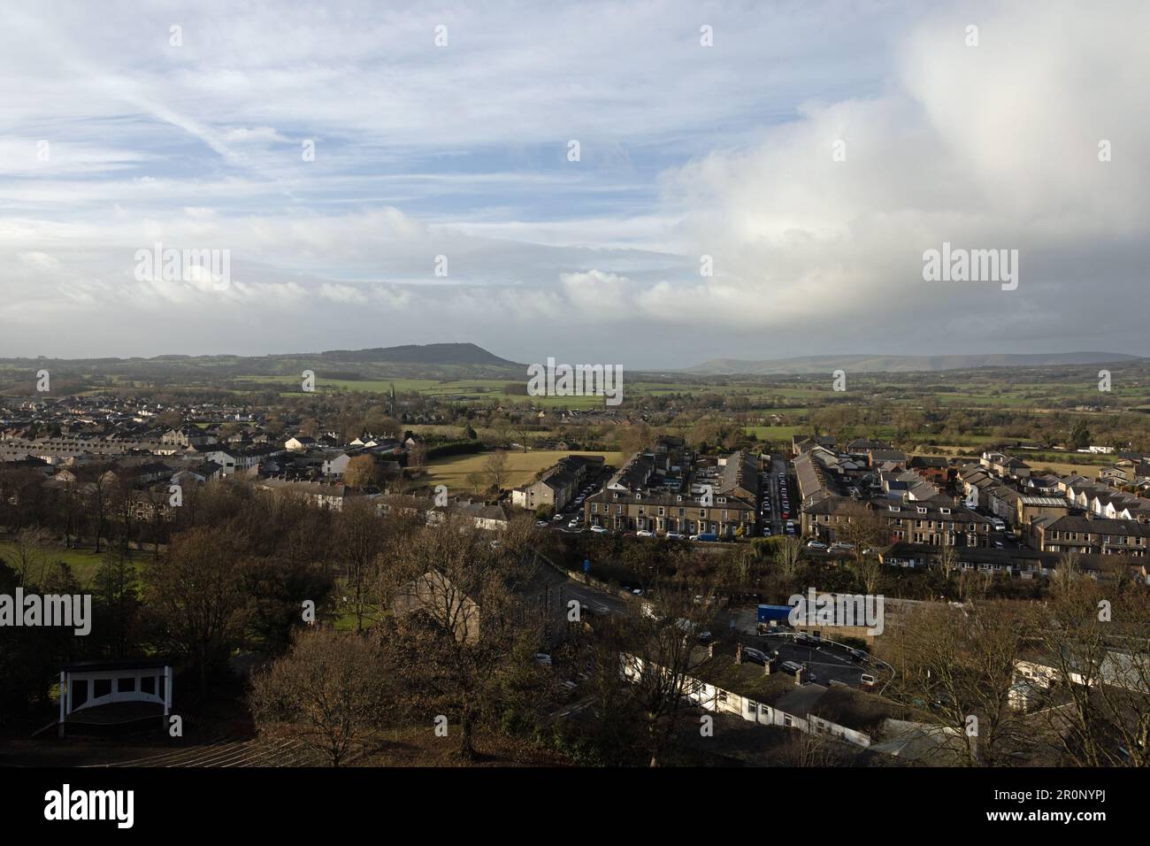 Die Stadt Clitheroe vom Clitheroe Castle im Ribble Valley Lancashire England aus gesehen Stockfoto