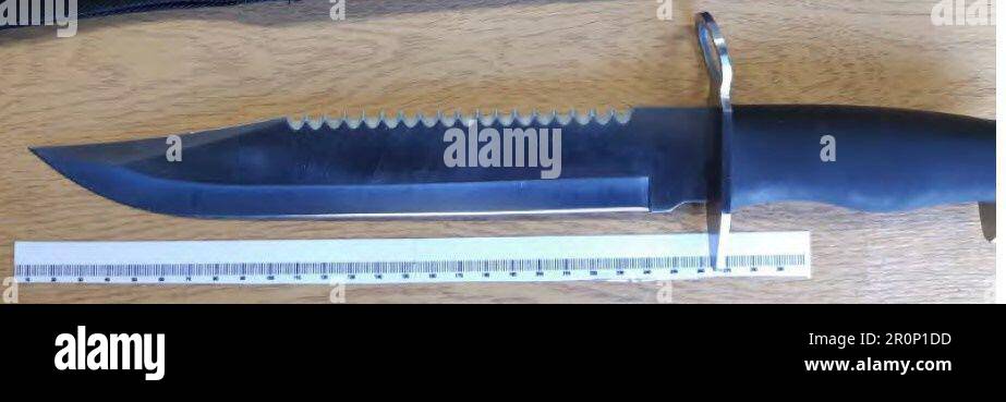 Unbezahltes Handout-Foto der Metropolitan Police von einem Messer, das von der Metropolitan Police in Welwyn Gardens im Oktober 2021 beschlagnahmt wurde. Marques Walker, 17, wurde im Old Bailey wegen des Mordes an Jermaine Cols, der im Alter von 14 Jahren das jüngste Opfer eines tödlichen Messerverbrechers im Jahr 2021 war, zu lebenslänglich mit einer Mindestdauer von 19 Jahren verurteilt. Jermaine Cools wurde erstochen, als er am 18 2021. November vor einem Hühnerladen in Croydon, Süd-London, wehrlos auf dem Boden lag. Ausgabedatum: Dienstag, 9. Mai 2023. Stockfoto