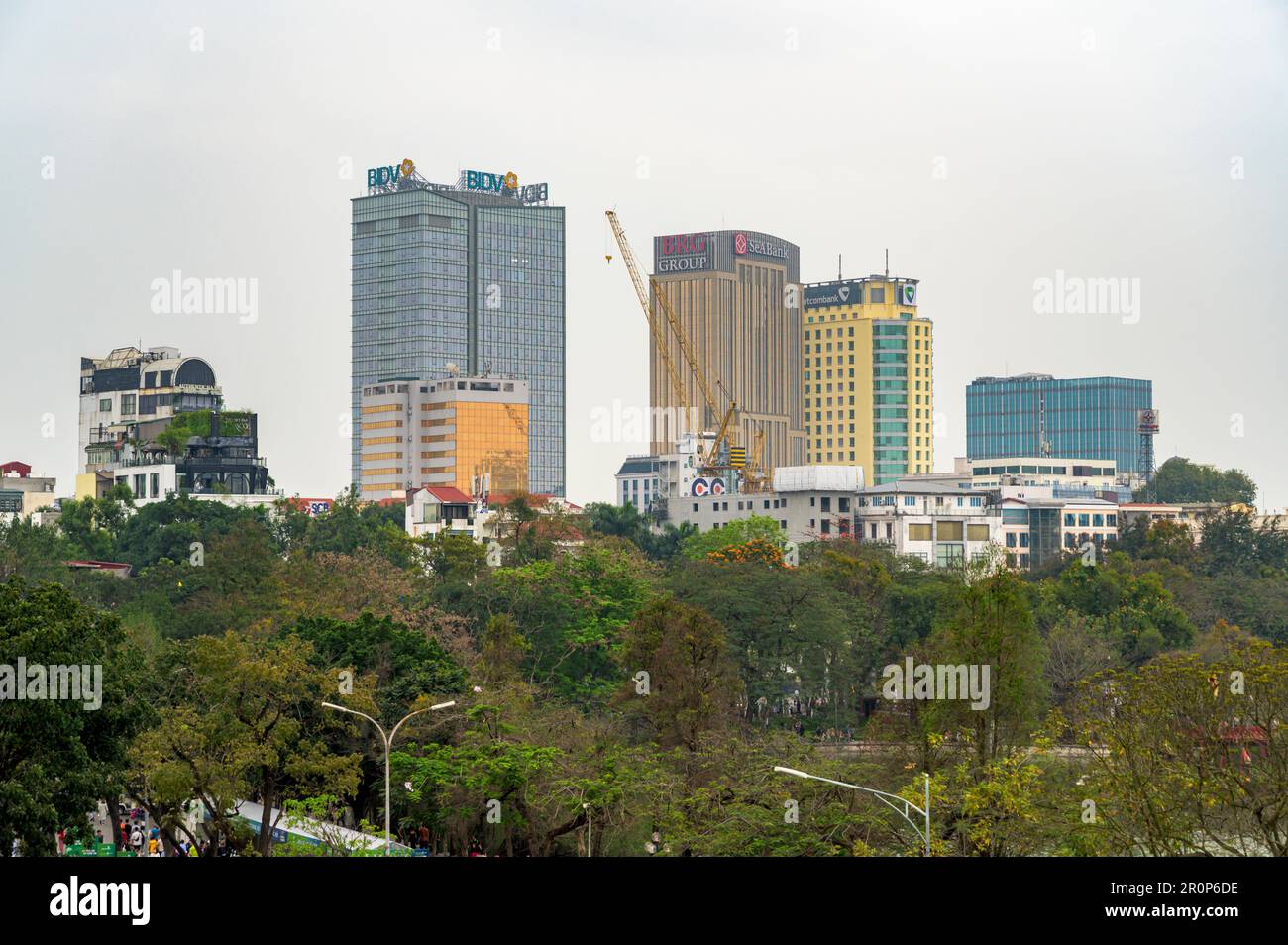 Die Skyline von Hochhäusern im Stadtzentrum von Hanoi, Vietnam. Stockfoto