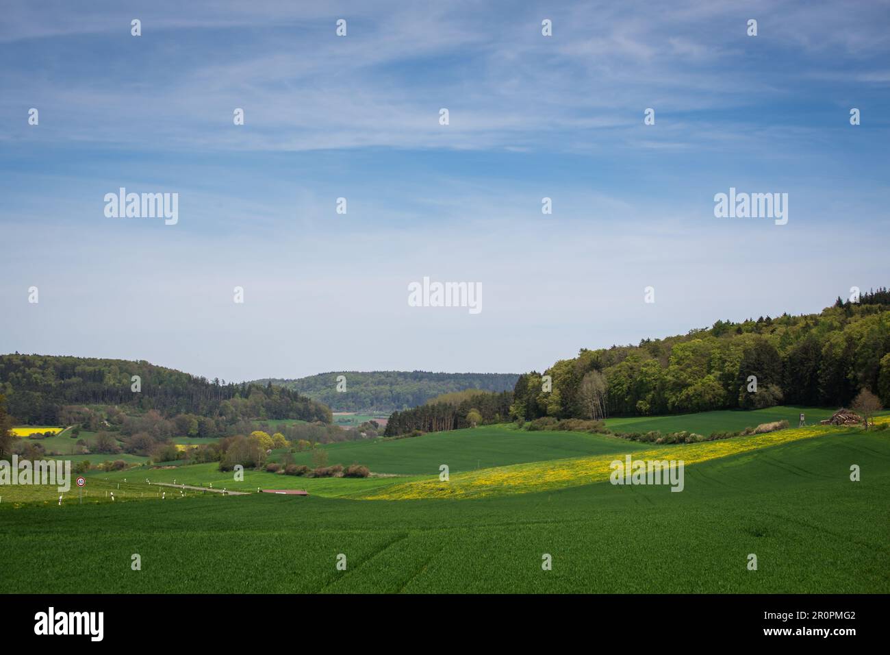 Altmühltal, Mittelfranken, Bayern - idyllische Landschaft an einem sonnigen Frühlingstag Stockfoto