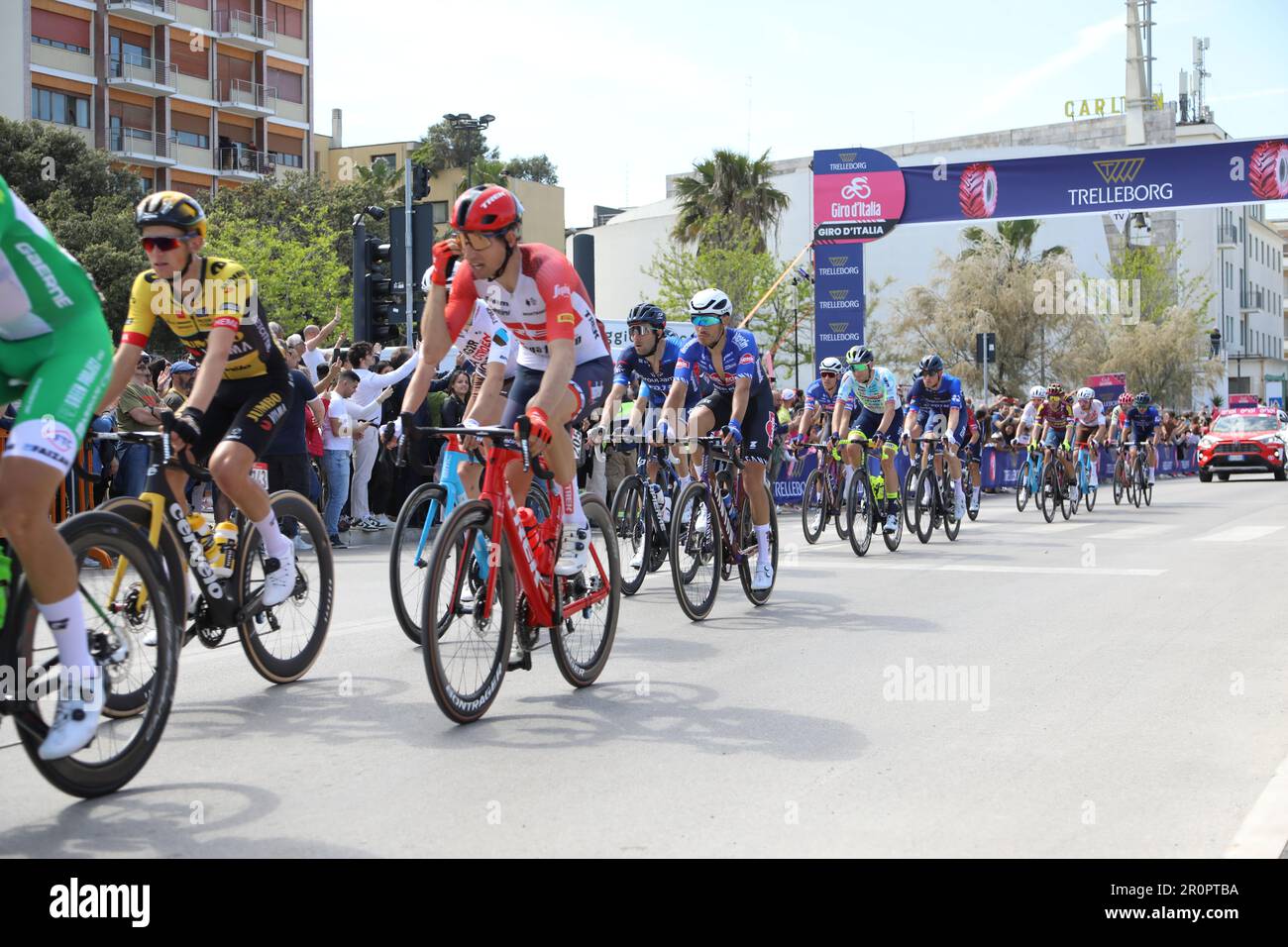 Pescara Italien, 05 07 2023 Ankunft des Giro d’Italia 2023 in Pescara: Remco Evenepoel gewinnt die erste Etappe und trägt das rosa Trikot. Stockfoto