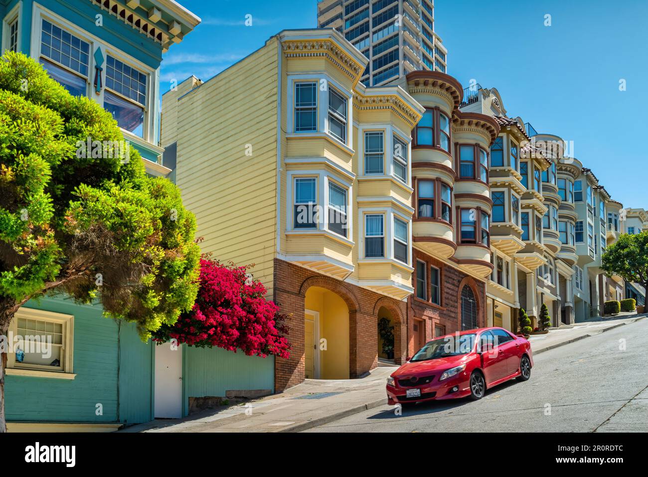 Typische Stadthäuser in San Francisco, Kalifornien, USA Stockfoto