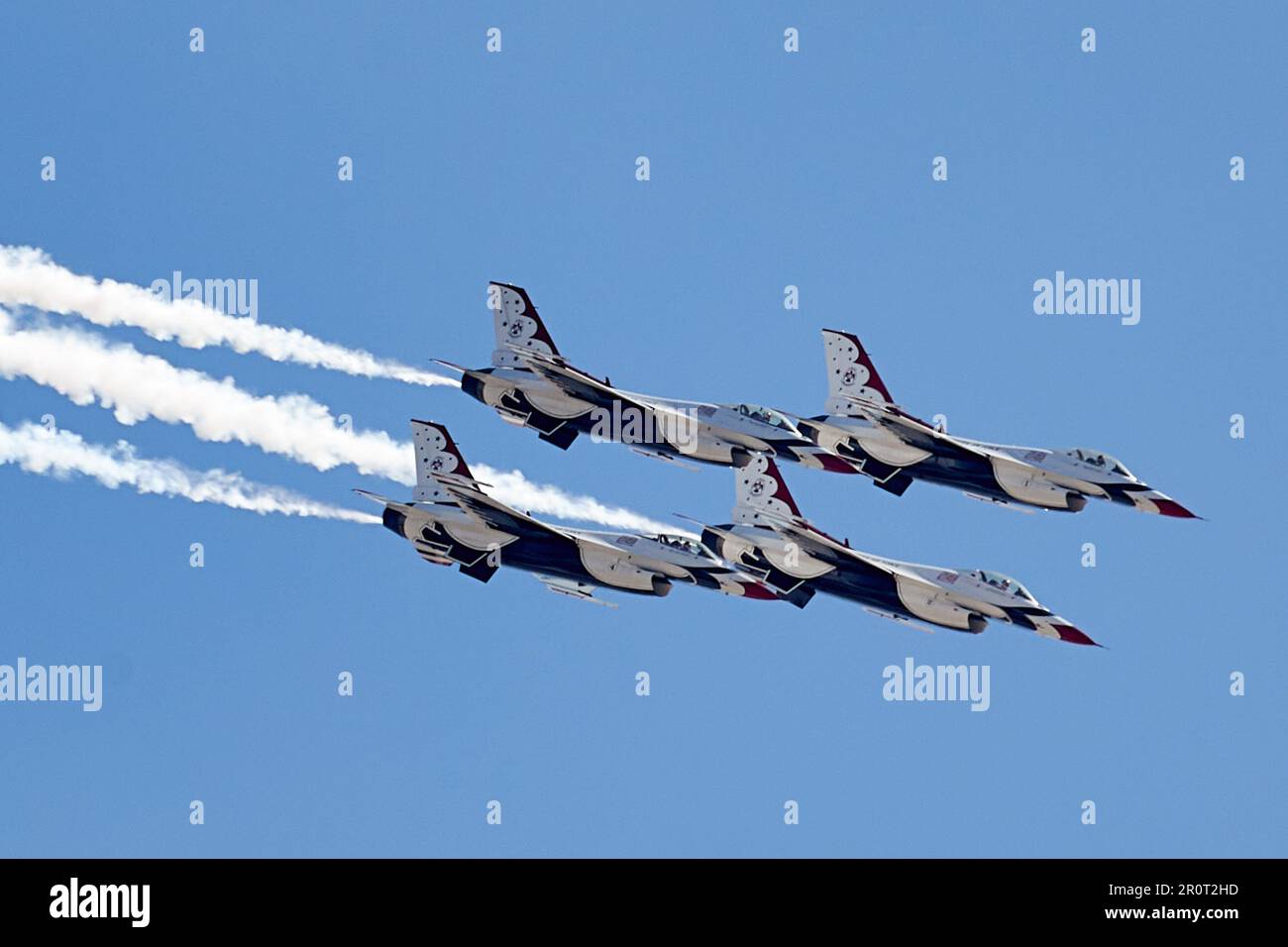 Kalifornien, USA. 21. April 2023. Die USAF Thunderbirds auf der so Cal Air Show 2023 am Luftwaffenstützpunkt März. (Kreditbild: © Ian L. SITREN/ZUMA Press Wire) NUR REDAKTIONELLE VERWENDUNG! Nicht für den kommerziellen GEBRAUCH! Stockfoto