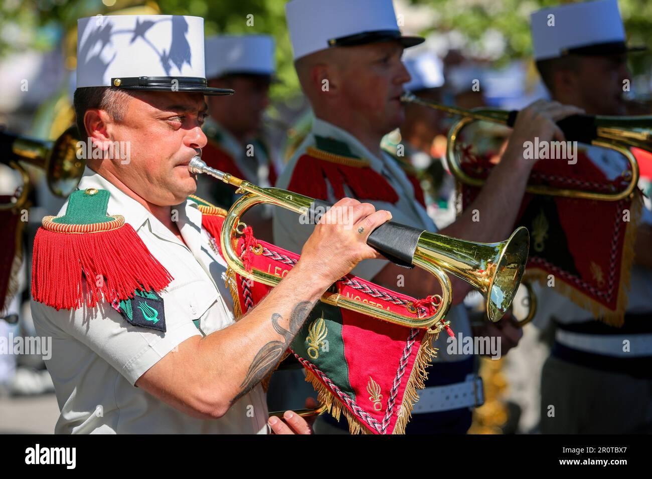 Marseille, Frankreich. 08. Mai 2023. Musiker der „fremden Legion“ treten während der Gedenkfeier vom 8. Mai 1945 in Marseille auf. Jedes Jahr markieren die Gedenkfeiern am 8. Mai 1945 ein wichtiges Datum, den Sieg der Alliierten über Nazideutschland und das Ende des Zweiten Weltkriegs in Europa. Kredit: SOPA Images Limited/Alamy Live News Stockfoto