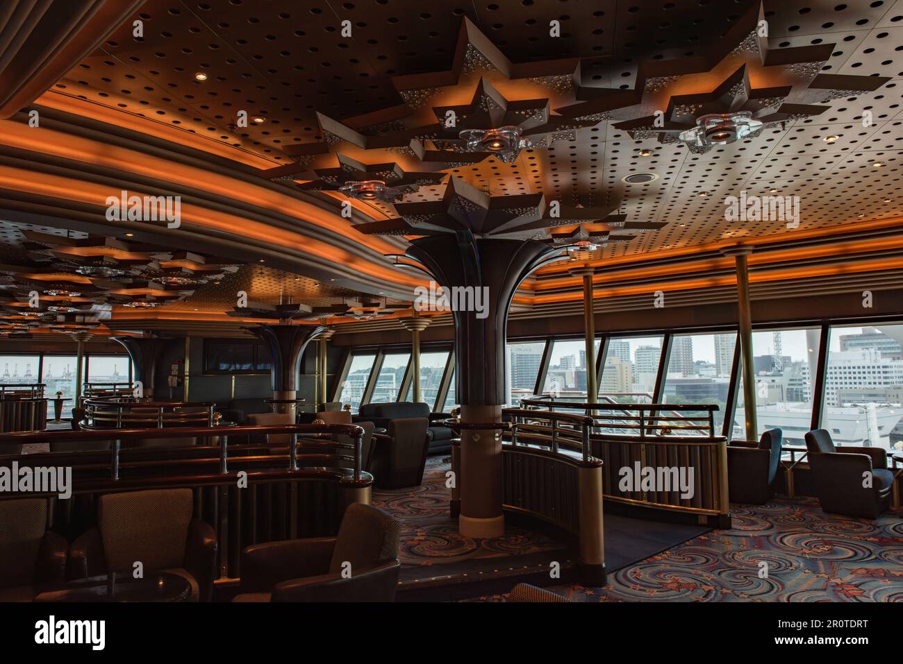 Yokohama, Japan 16. Juli 2016 - Inneres des Skywalkers Nachtclubs während des Tages auf dem Diamond Princess Kreuzfahrtschiff. Stockfoto