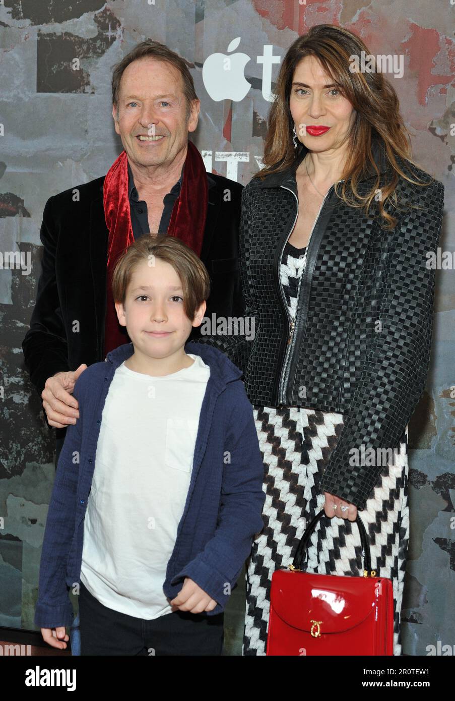 New York, USA. 09. Mai 2023. Simon Kirke, Memphis Kirke und Maria Kirke besuchen am 9. Mai 2023 die Premiere von City on Fire im Alamo Drafthouse Cinema in Brooklyn, New York. (Foto: Stephen Smith/SIPA USA) Guthaben: SIPA USA/Alamy Live News Stockfoto