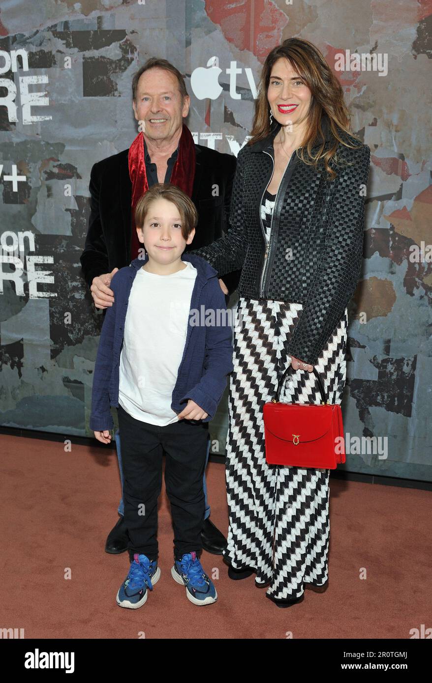 New York, USA. 09. Mai 2023. Simon Kirke, Memphis Kirke und Maria Kirke besuchen am 9. Mai 2023 die Premiere von City on Fire im Alamo Drafthouse Cinema in Brooklyn, New York. (Foto: Stephen Smith/SIPA USA) Guthaben: SIPA USA/Alamy Live News Stockfoto