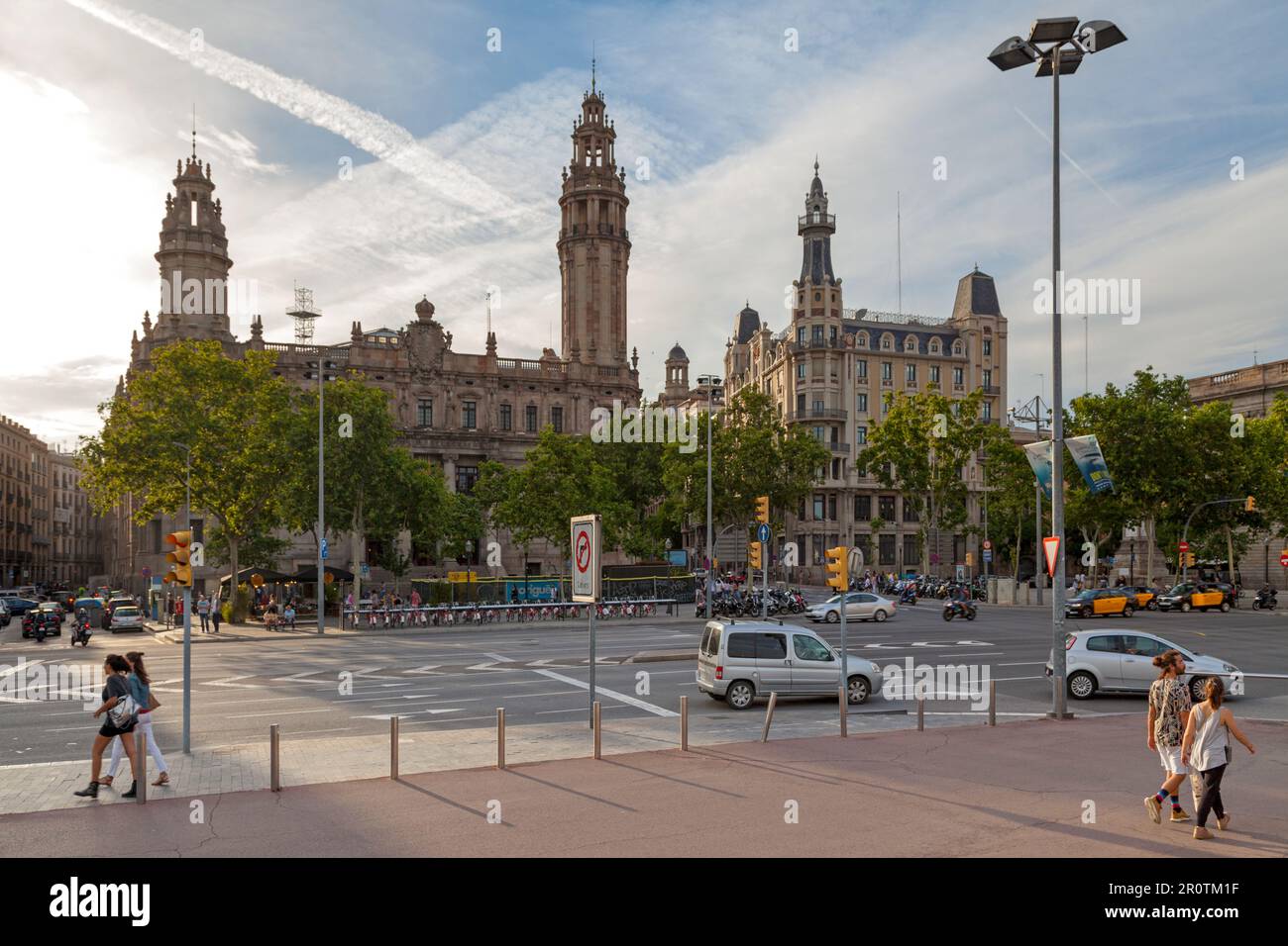 Barcelona, Spanien - Juni 08 2018: Postamt am Plaza d'Antonio López am späten Nachmittag. Stockfoto