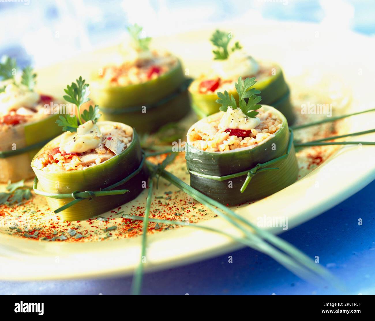 Tabulak in Porree gerollt Stockfoto