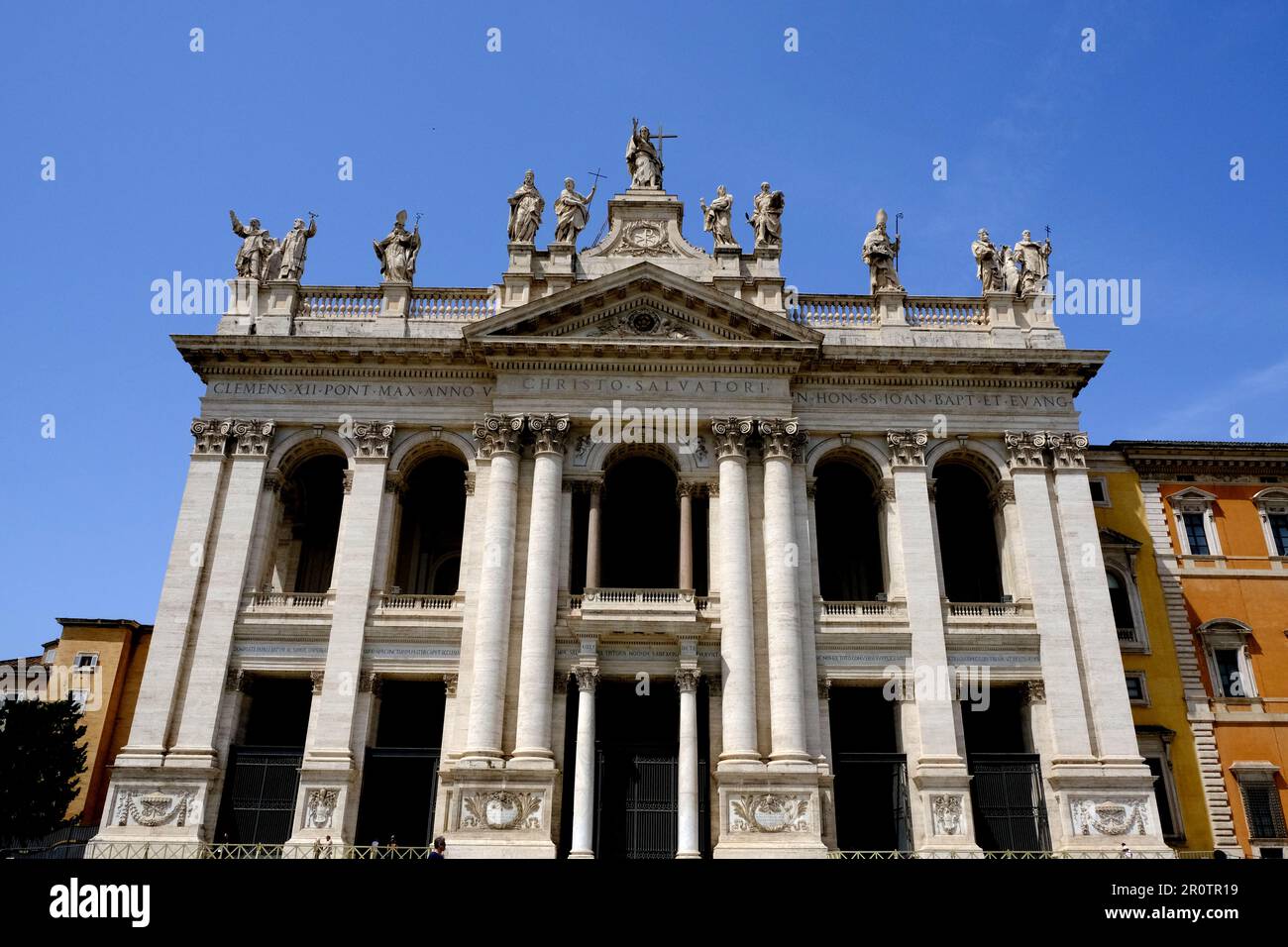 Fassade der Johannes-Lateran-Kirche in Rom, Italien Stockfoto