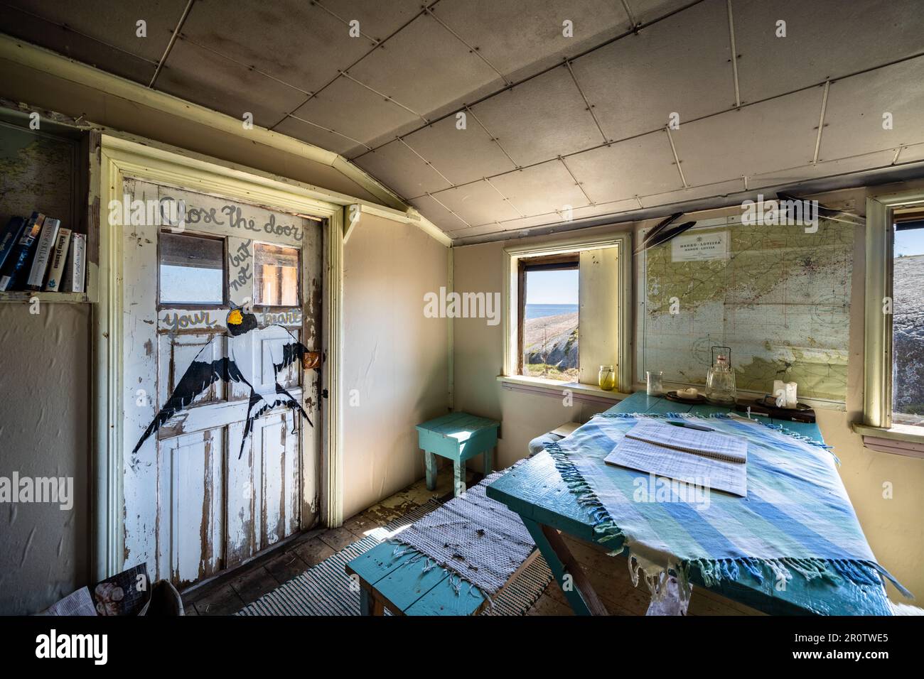 Offene Wildnishütte auf der Insel Hästen, Inkoo, Finnland Stockfoto