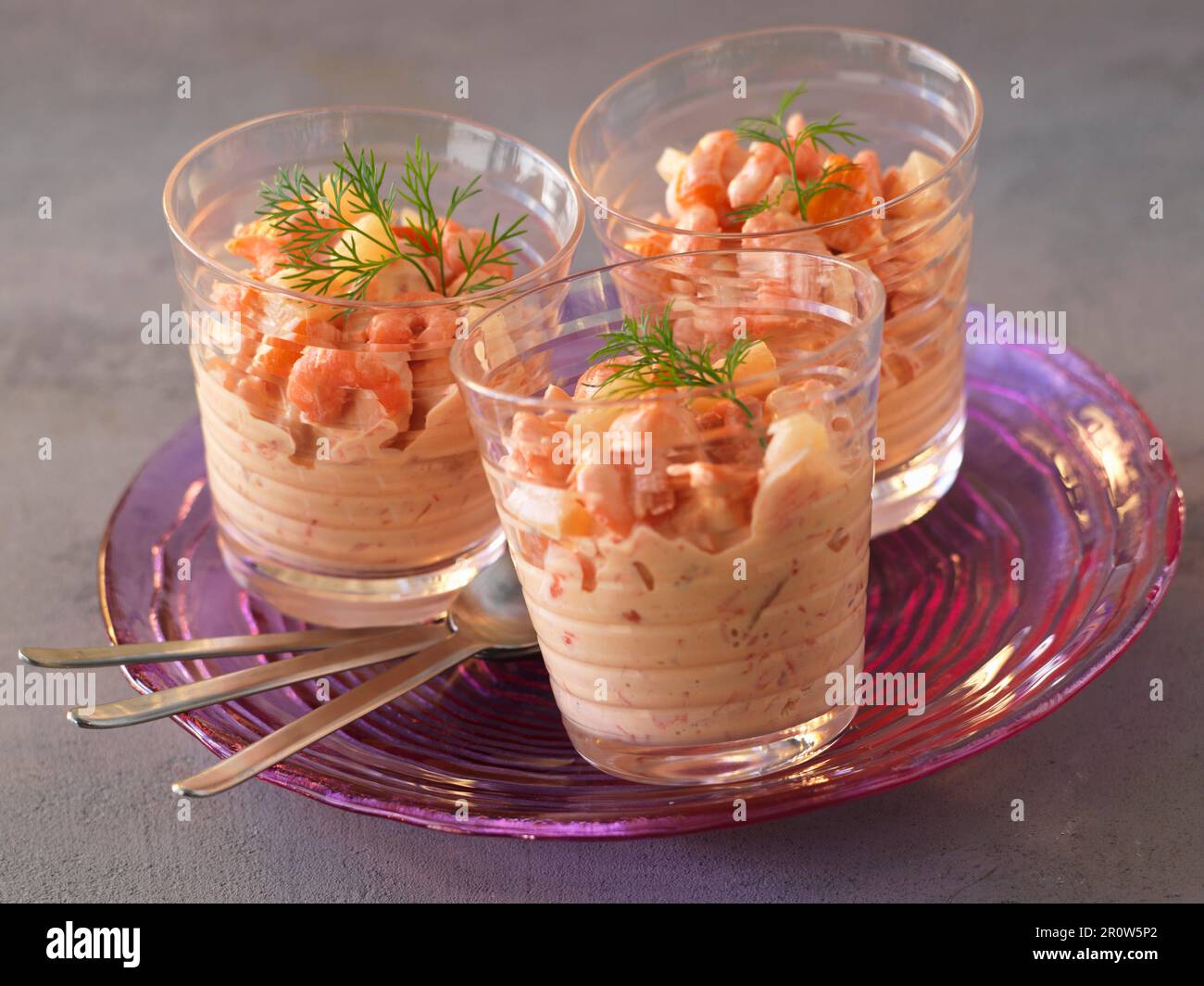 Rezept für garnelencocktails -Fotos und -Bildmaterial in hoher ...