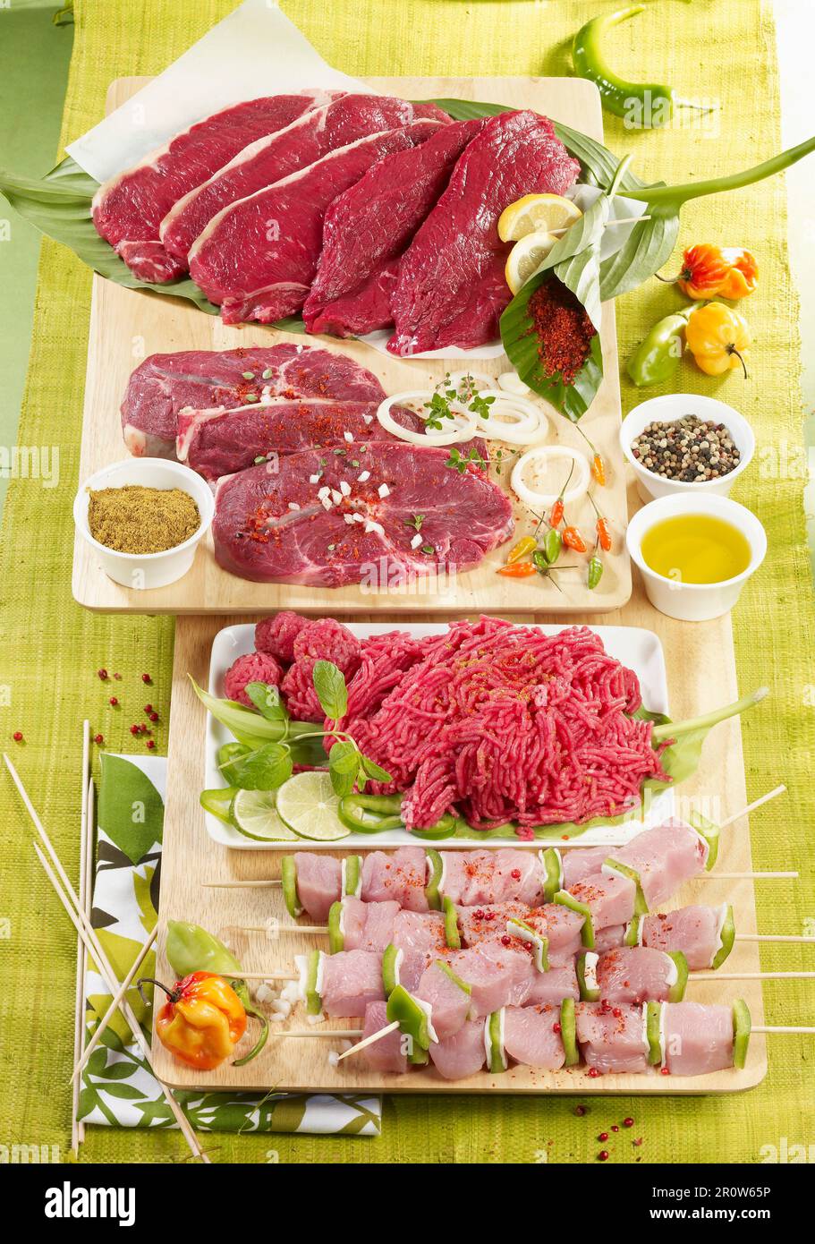 Auswahl von rohem Fleisch Stockfoto