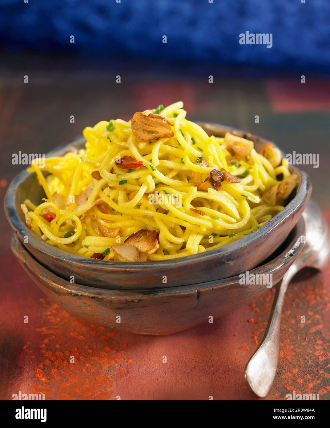 Spaghettis mit guindilla-Pfeffer und Knoblauch Stockfoto