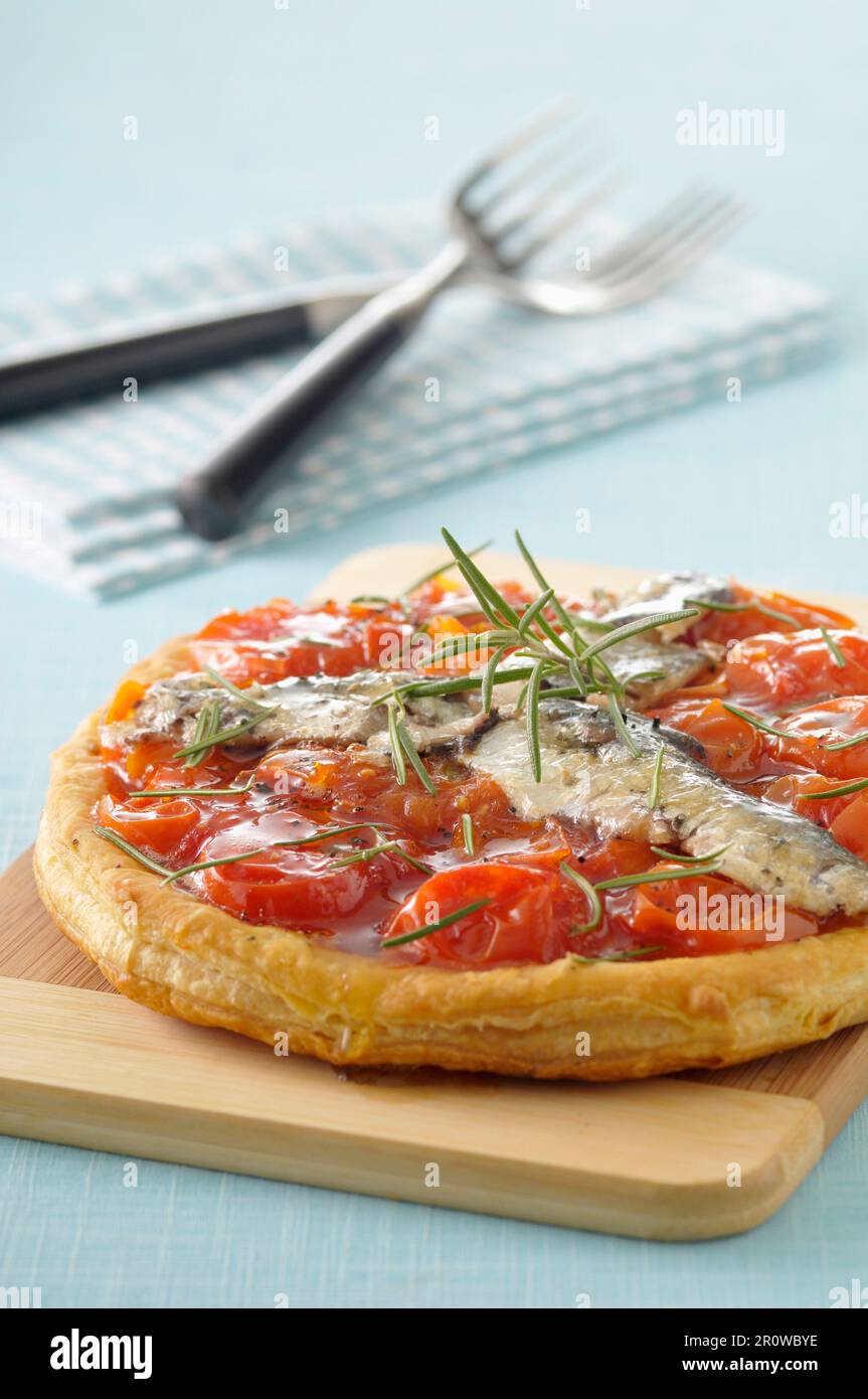 Sardinen und Tomaten Tatin Tarte Stockfoto