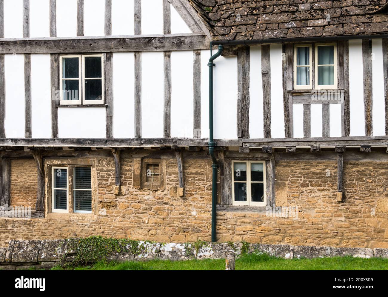 Lacock, ein typisch englisches Dorf aus dem 13. Jahrhundert, das als Drehort in den TV- und Filmproduktionen von Pride and Precious, Downto, verwendet wurde Stockfoto
