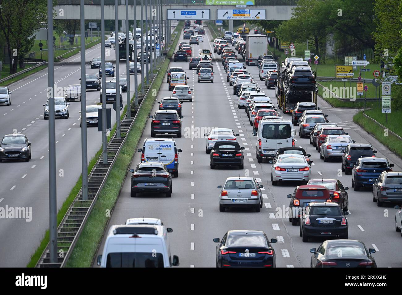 München, Deutschland. 09. Mai 2023. Starker Verkehr auf dem mittleren Ring, Brauchle Ring München, Deutschland. 09. Mai 2023. Starker Verkehr auf dem mittleren Ring, Brauchle Ring