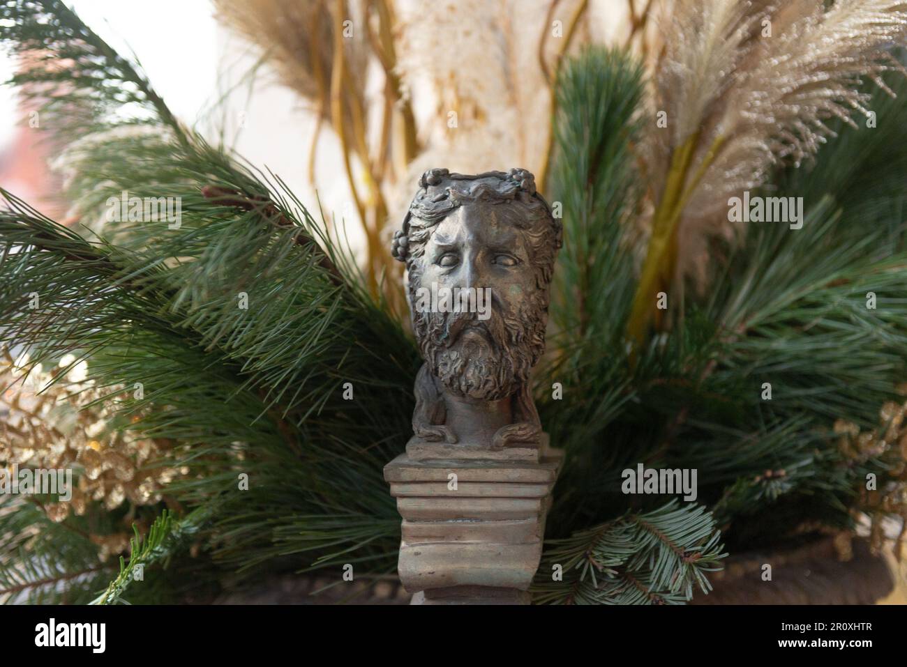 Toronto, ON, Kanada - 20. Dezember 2022: Antiquitätenraste im Casa Loma Castle in Toronto Stockfoto