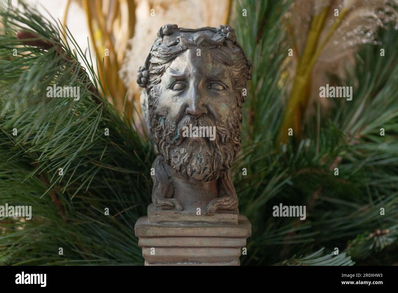 Toronto, ON, Kanada - 20. Dezember 2022: Antiquitätenraste im Casa Loma Castle in Toronto Stockfoto