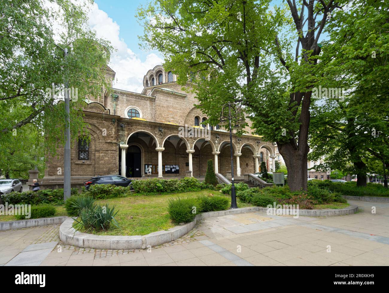 Sofia, Bulgarien. Mai 2023. Außenansicht der orthodoxen Kathedrale von Saint Domenica im Stadtzentrum Stockfoto