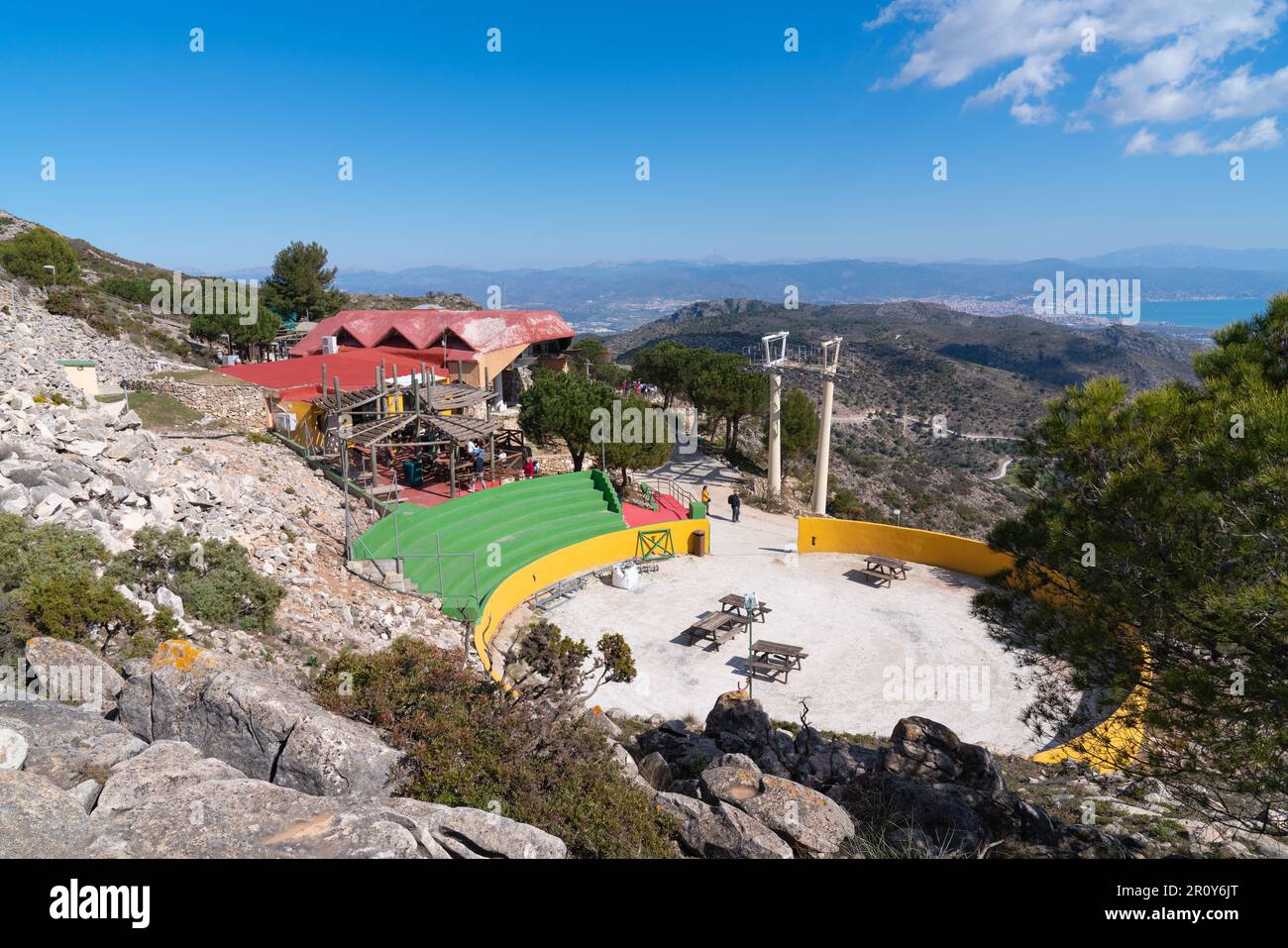 Ankunftshalle der Seilbahn Teleferico Touristenattraktion Monte Calamorro Benalmadena, Spanien Stockfoto