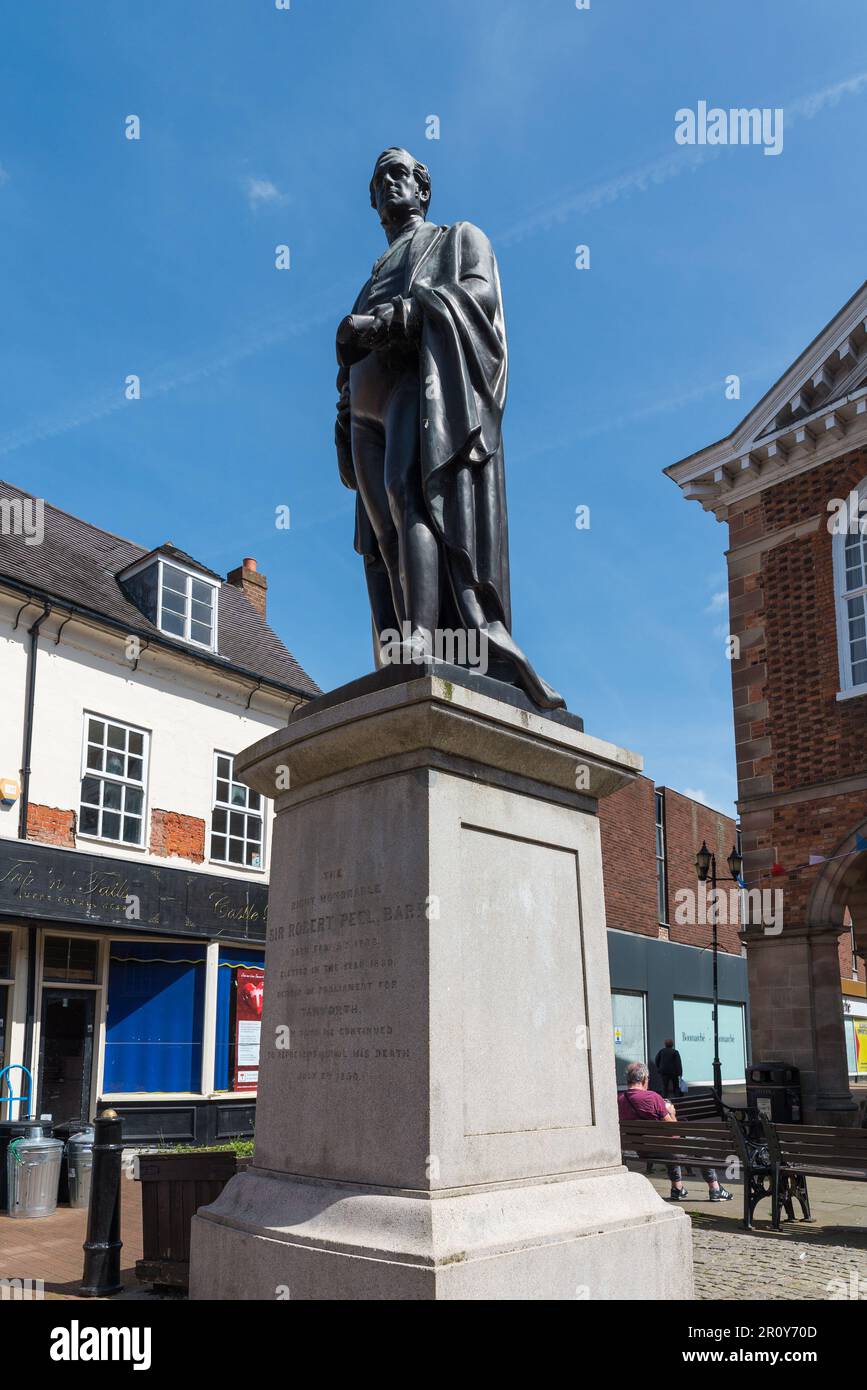 Sir Robert Peel Statue vor dem Tamworth Town Hall, Staffordshire Stockfoto