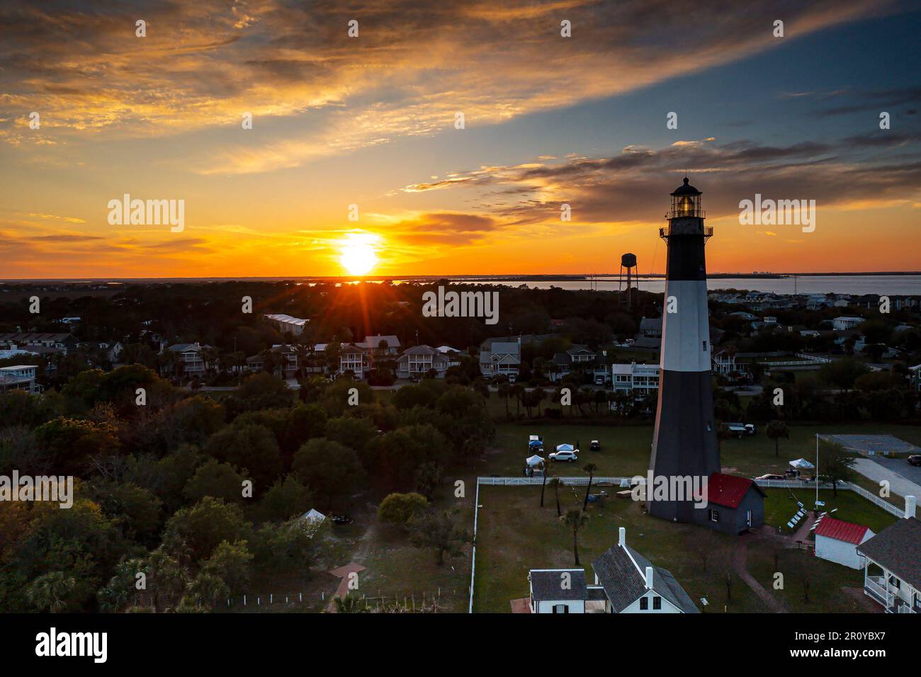 Tybee Lighthouse bei Sonnenuntergang auf Tybee Island, Georgia, März 2023 Stockfoto