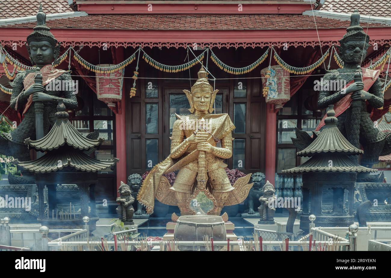 Samut Songkram, Thailand 3. April 2023 Thao Wessuwan Skulptur oder