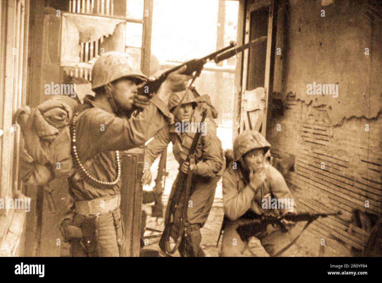 UN-Truppen kämpfen in den Straßen von Seoul, Korea.  20. September 1950. Foto von Lt. Robert L. Strickland und CPL John Romanowski. (Armee) Stockfoto