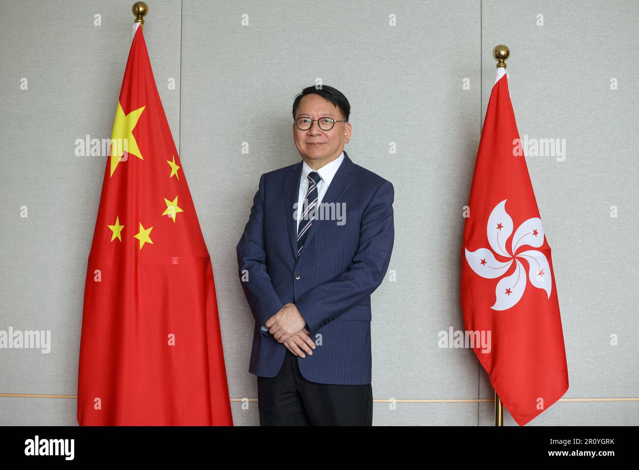 Chefsekretär für Verwaltung Eric Chan Kwok-ki, in seinem Büro in den Büros der Zentralregierung in Admiralität. 04MAY23 SCMP/Jonathan Wong Stockfoto