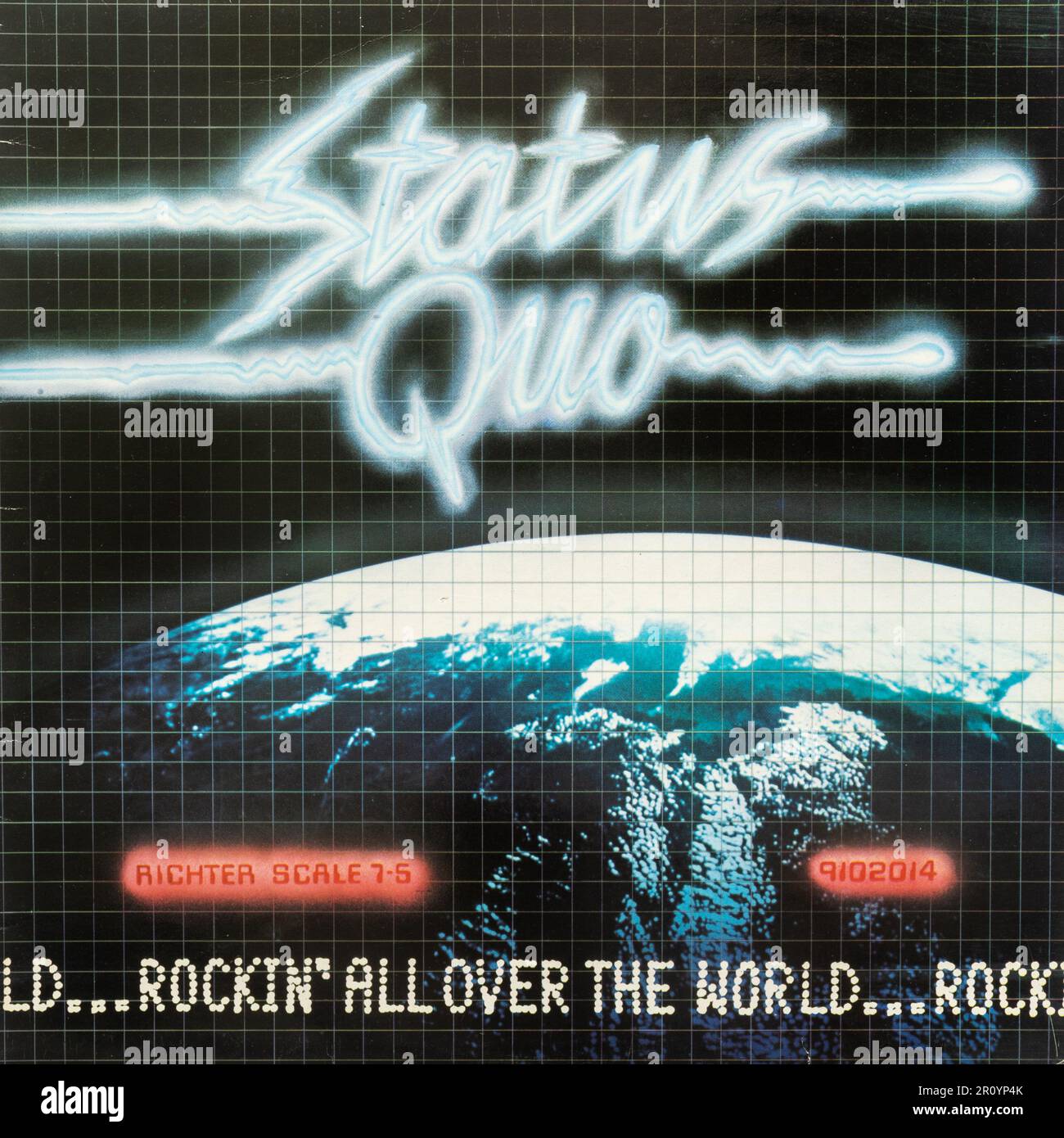 Status Quo Rockin' All the World, Cover eines Schallplattenalbums, von der britischen Rockgruppe, Großbritannien Stockfoto