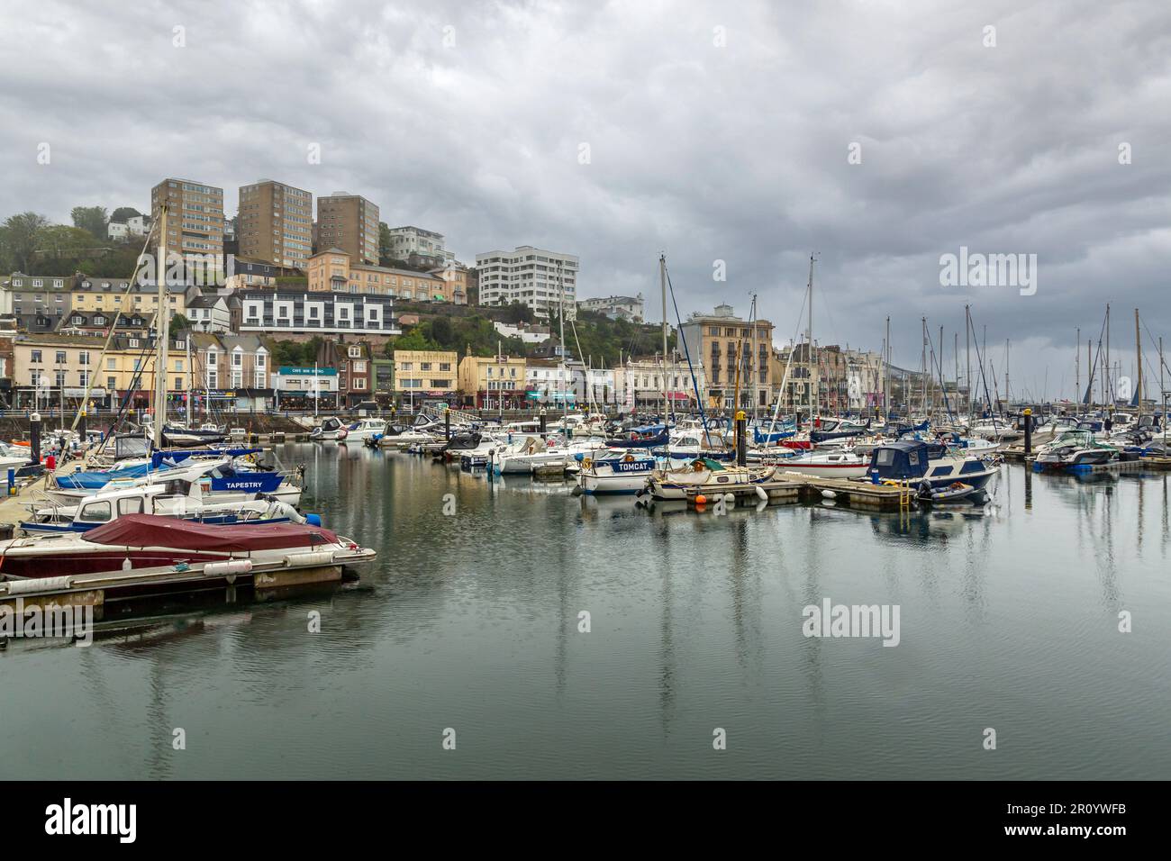Torquay Harbour und Marina an einem Regentag. Stockfoto