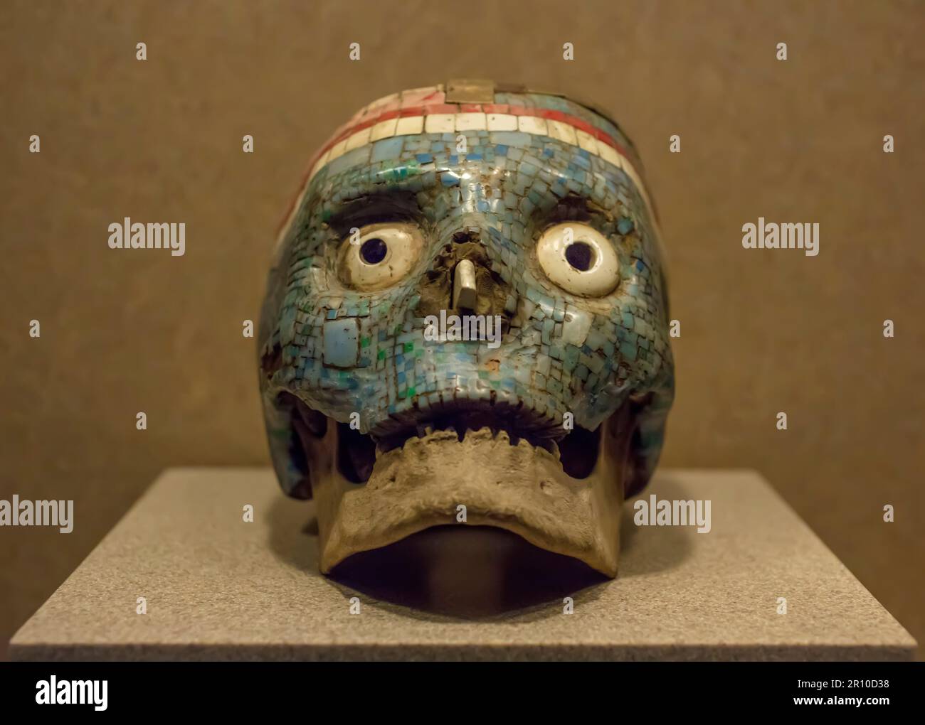 prähispanische einheimische Maske im Museum für Anthropologie, Mexiko-Stadt, Mexiko Stockfoto