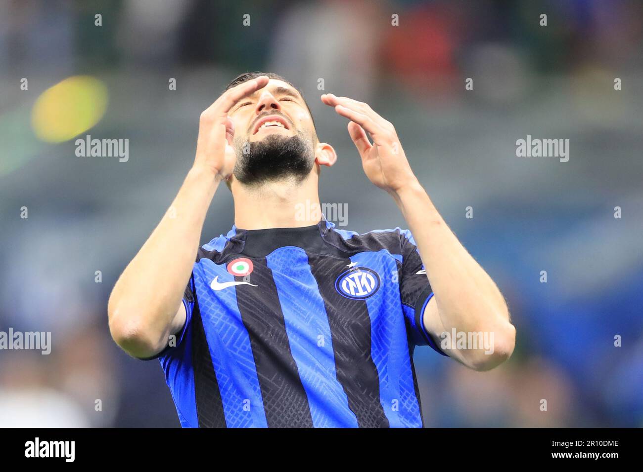 Stadio San Siro, Mailand, Italien, 10. Mai 2023; Champions League Football, Halbfinale, First Leg, AC Mailand gegen Inter Mailand; Roberto Gagliardini Inter Mailands Mittelfeldspieler lässt sich eine gute Chance entgehen Stockfoto