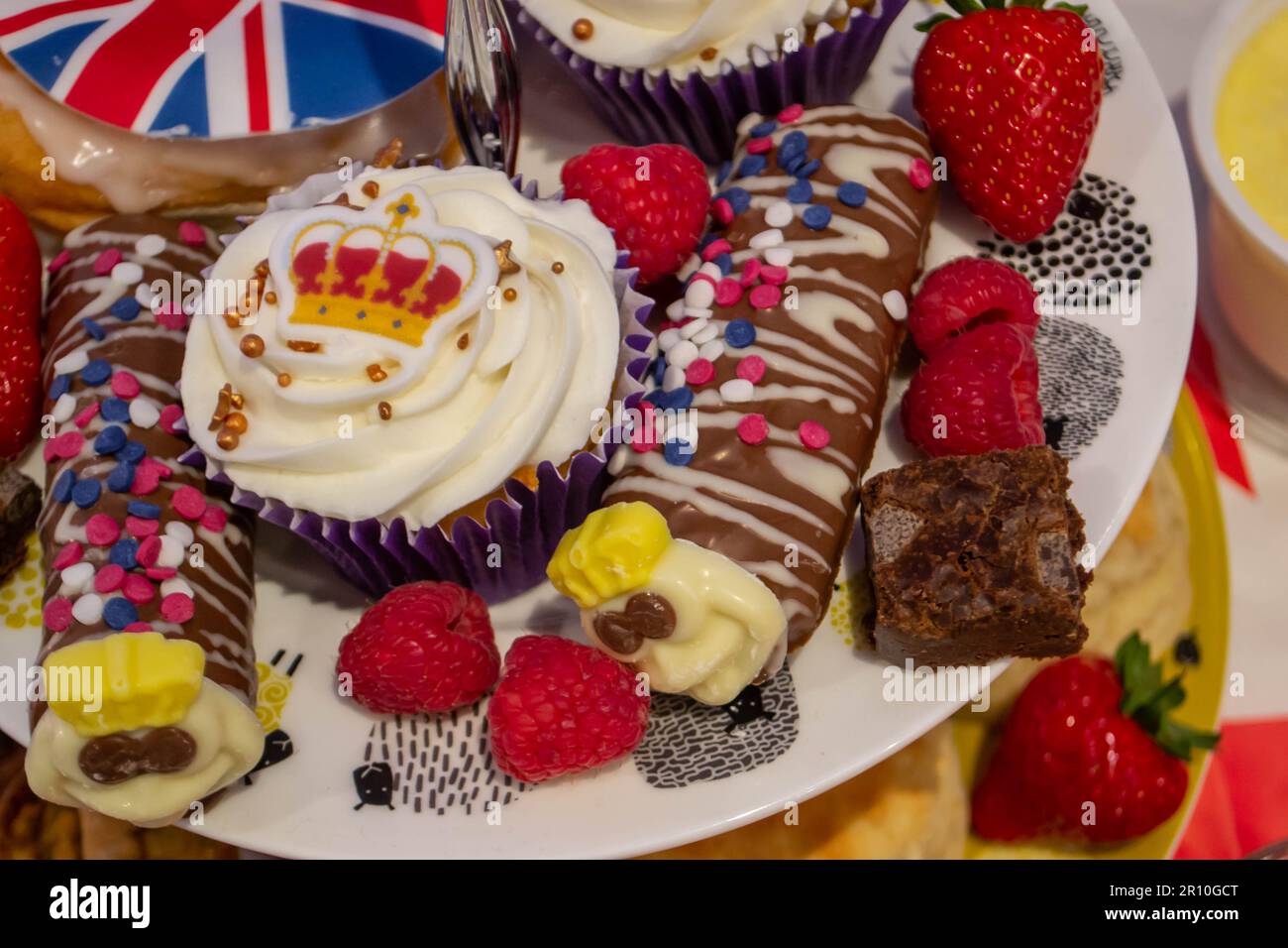 Foto von Kings Krönung traditioneller britischer Nachmittagstee Stockfoto