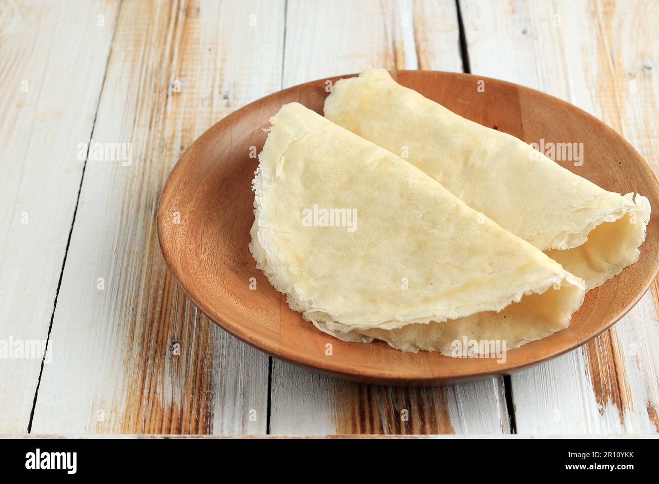 Kuliat Lumpia, Frühlingsrollen-Haut für chinesischen Snack. Aus Mehl und Wasser Stockfoto