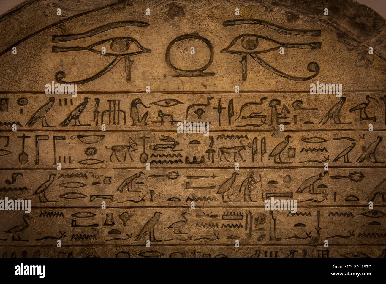 Ägyptische Hieroglyphe auf Kalkstein, 1500-1200 v. Chr. Stockfoto