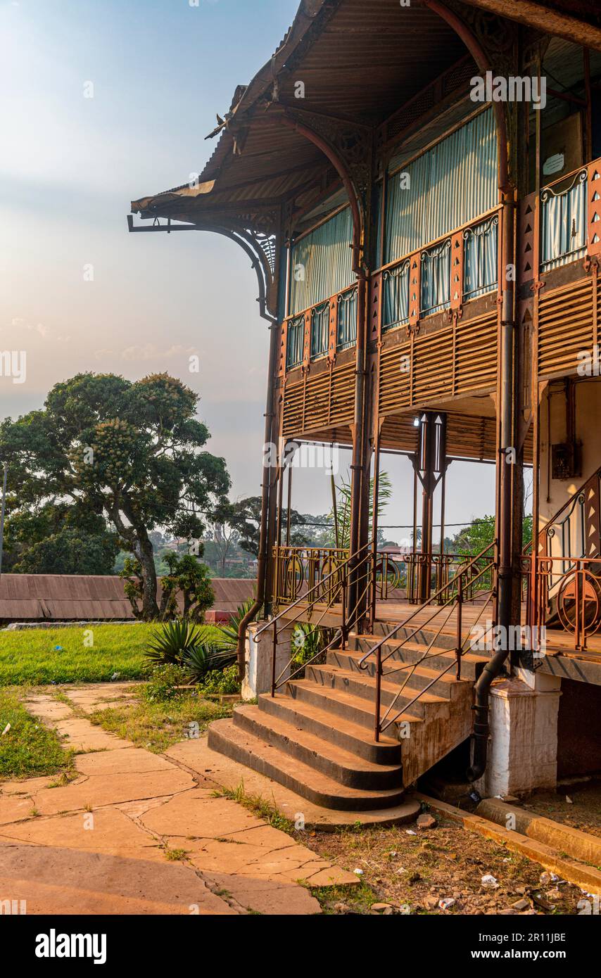 Kolonialhofgebäude, Mbanza Ngungu, DR Kongo Stockfoto