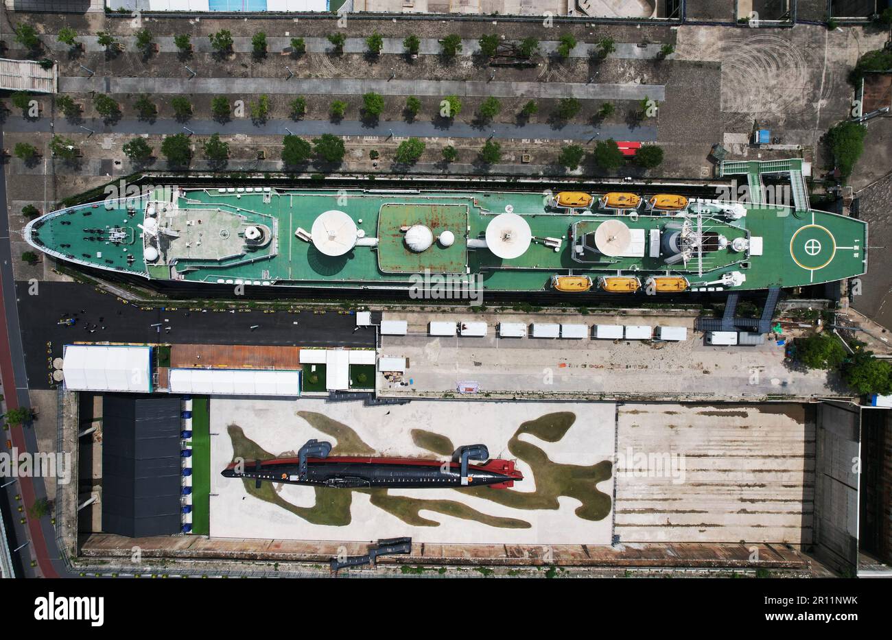 SHANGHAI, CHINA - 10. MAI 2023 - das Yuanwang-1-Schiff wird in Dock 2 an der ursprünglichen Stelle der Shanghai Jiangnan Werft in Shanghai, China, M gesehen Stockfoto